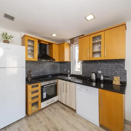 Apartment Refreshing Flat Within Walking Distance To Konyaalti With Sea View In Antalya