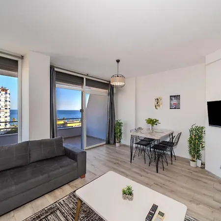 Refreshing Flat Within Walking Distance To Konyaalti With Sea View In * Antalya