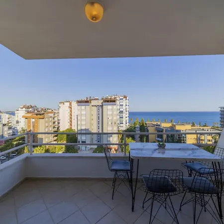 Refreshing Flat Within Walking Distance To Konyaalti With Sea View In * Antalya